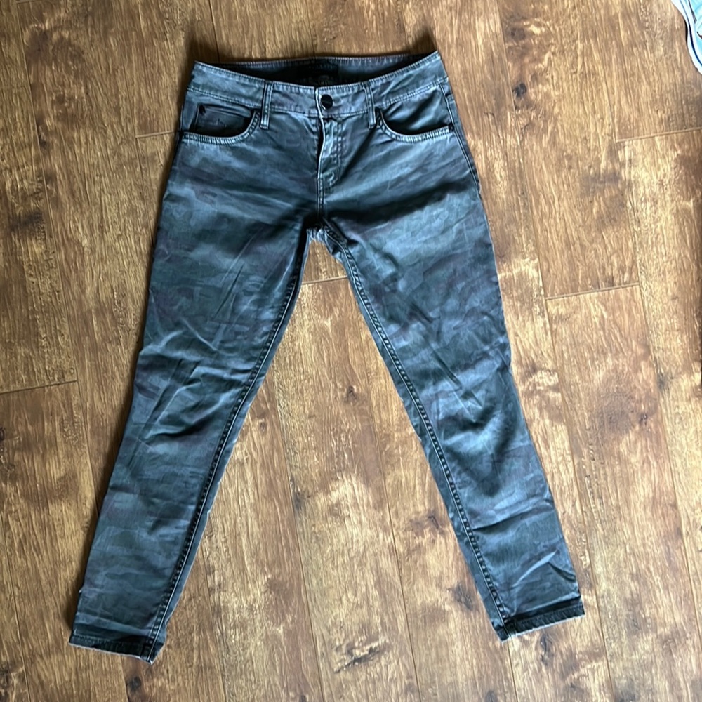 Sanctuary a list pants, size 24, Camo print. Worn a few times